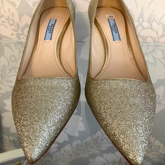 PRADA GOLD METALLIC GOLD KITTEN HEEL SHOE SIZE 38 RETAIL $ 1250.00 - Picture 1 of 10